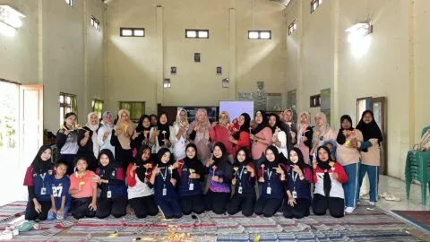 MAHESA Mojoagung UPGRIS 2026 Kembangkan Sikujang, Kerajinan Kulit Jagung yang Bernilai Ekonomi